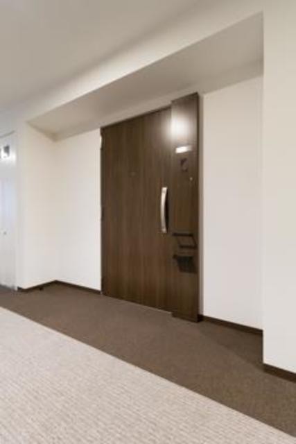 ※写真は同タイプ住戸です。(玄関)