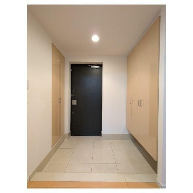 ※同仕様写真含む(玄関)