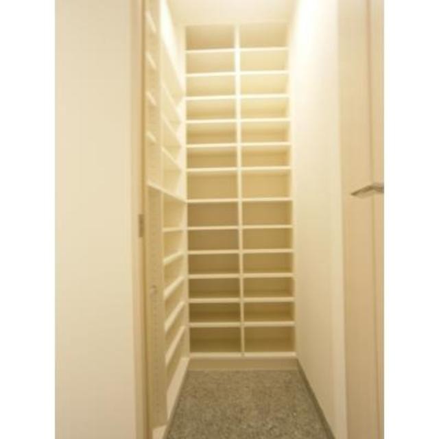 ※写真は同タイプ住戸です。(玄関)