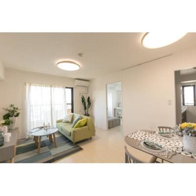 ※写真は同タイプ住戸です。(居間)