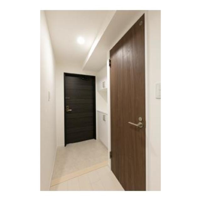 ※写真は同タイプ住戸です。(玄関)