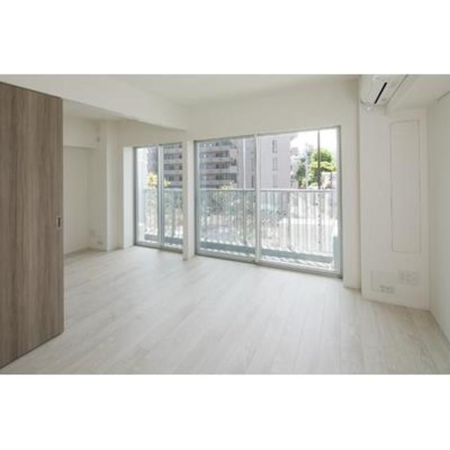 ※写真は同タイプ住戸です。(居間)