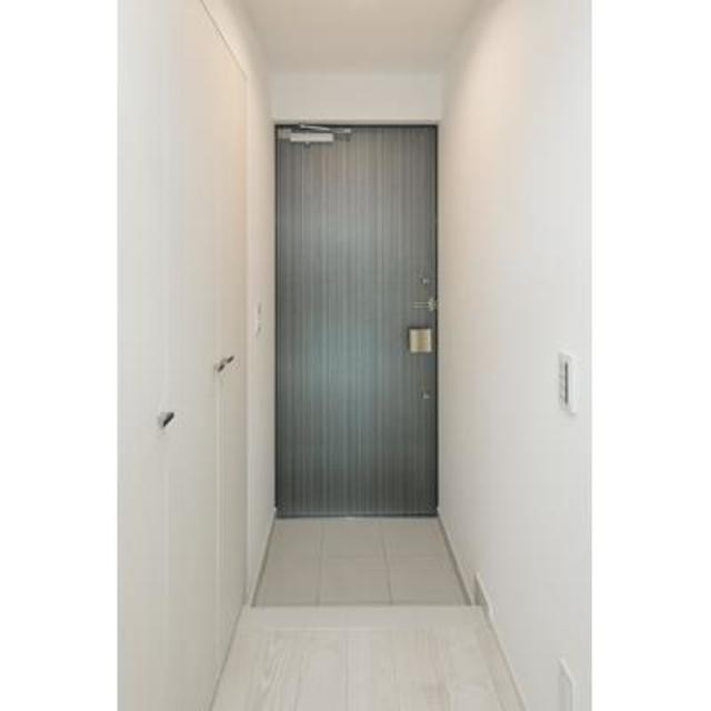 ※写真は同タイプ住戸です。(玄関)