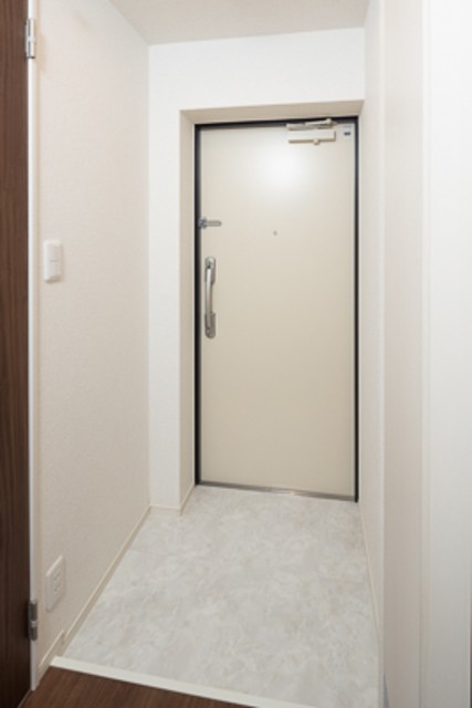※写真は同タイプ住戸です。(玄関)