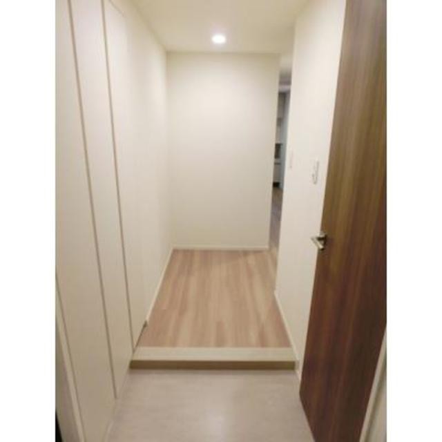 ※写真は同タイプ住戸です。(玄関)