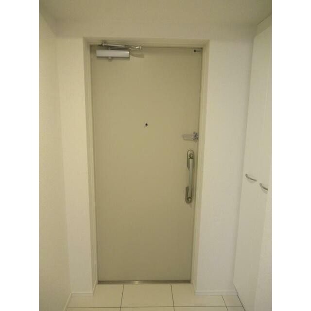 ※同仕様写真含む(玄関)