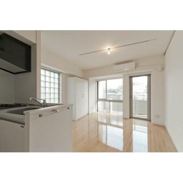 ※写真は同タイプ住戸です。(居間)