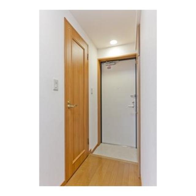 ※写真は同タイプ住戸です。(玄関)