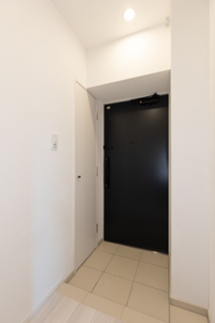 ※写真は同タイプ住戸です。(玄関)