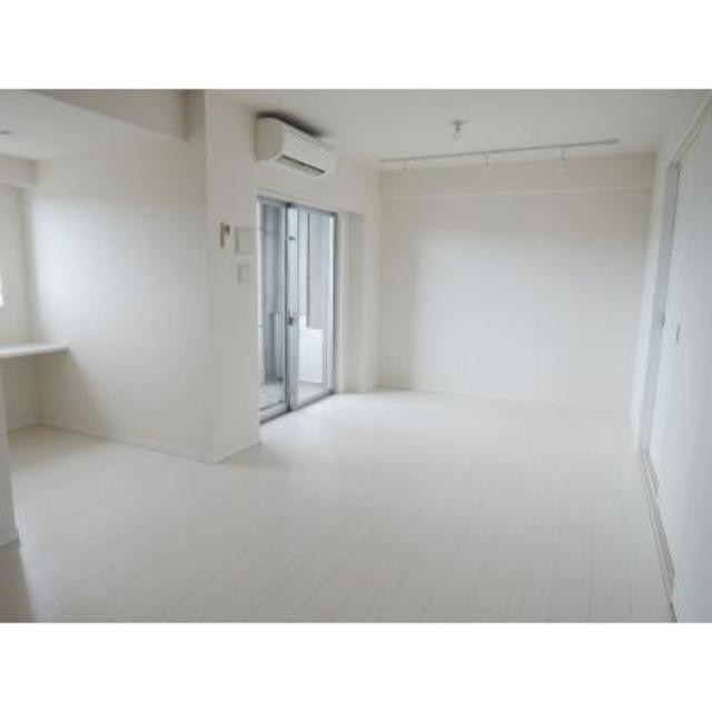 ※写真は同タイプ住戸です。(居間)