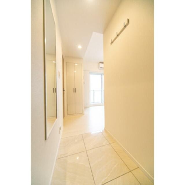 ※写真は同タイプ住戸です。(玄関)