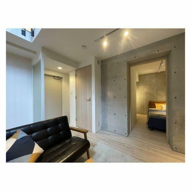 リビング（※モデルルームのため、家具小物