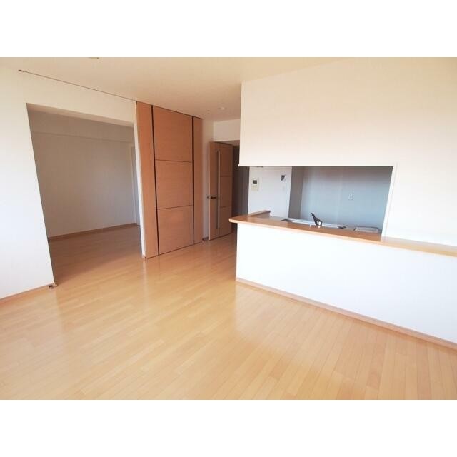 ※写真は同タイプ住戸です。(居間)