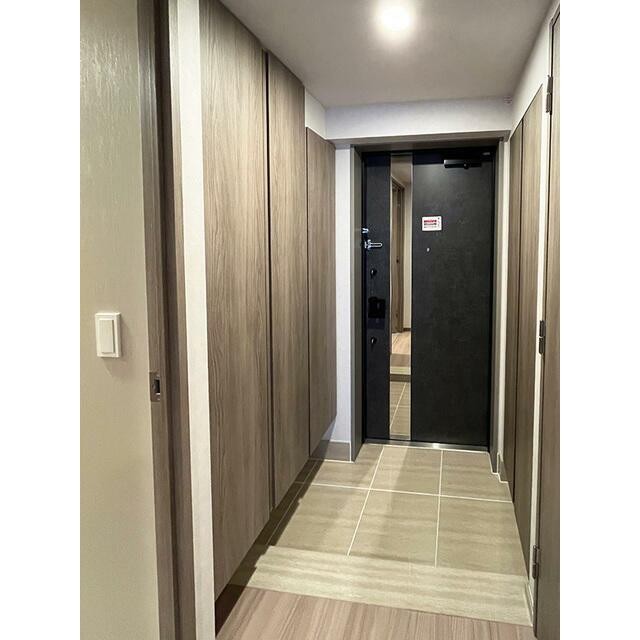 ※写真は同タイプ住戸です。(玄関)