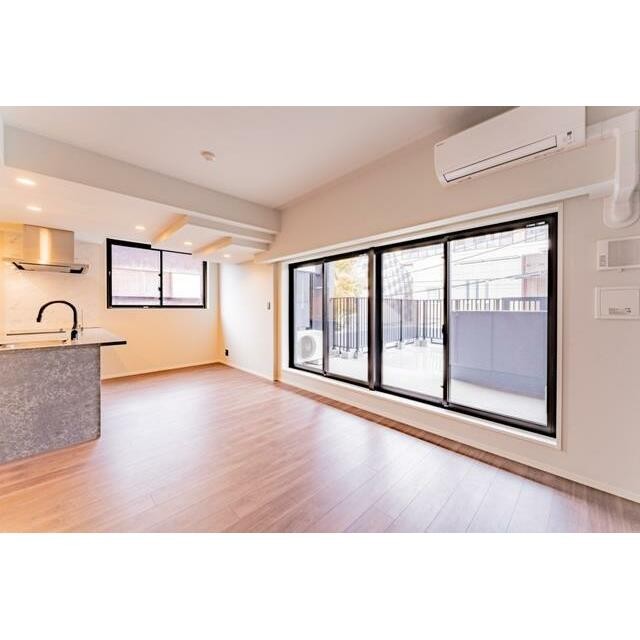 ※写真は同タイプ住戸です。(居間)