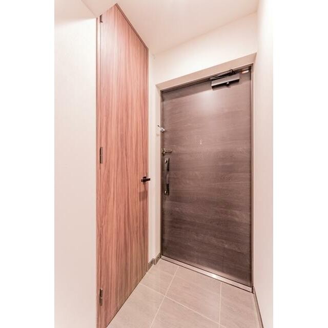 ※写真は同タイプ住戸です。(玄関)