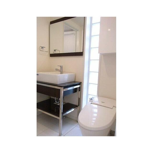 トイレ ※2012年11月撮影(内装)