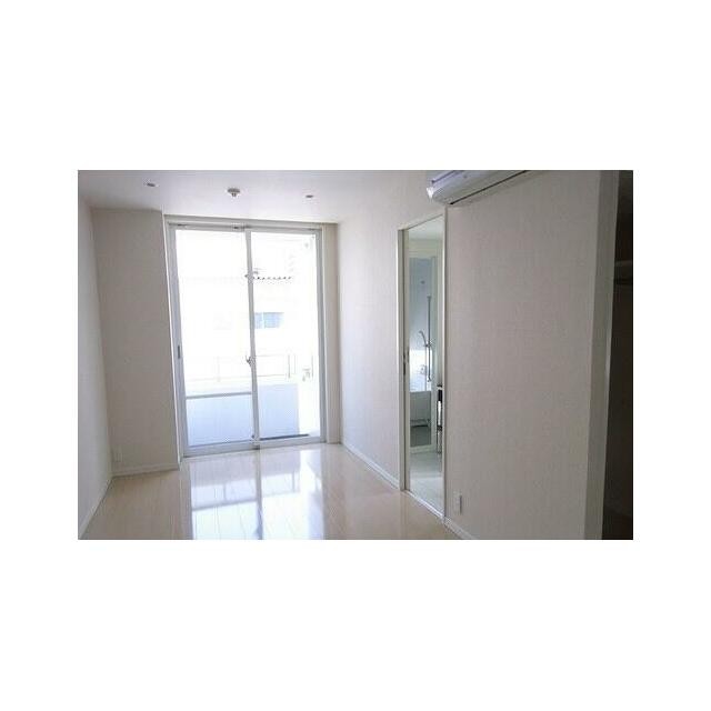 洋室 ※2012年11月撮影(居間)