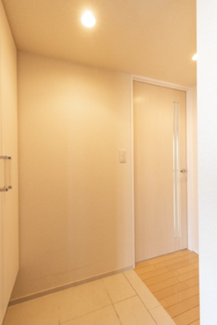 ※写真は同タイプ住戸です。(玄関)