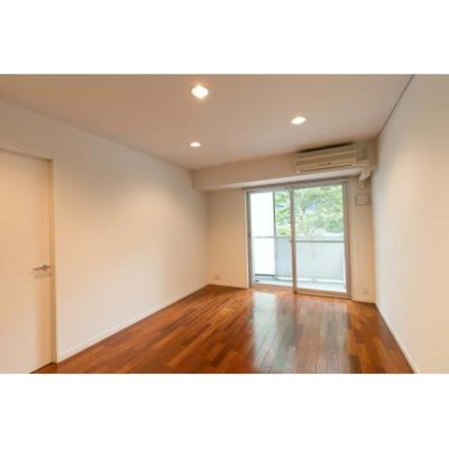 ※写真は同タイプ住戸です。(居間)