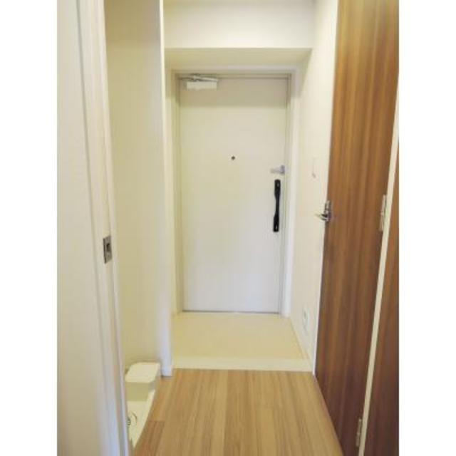 ※写真は同タイプ住戸です。(玄関)