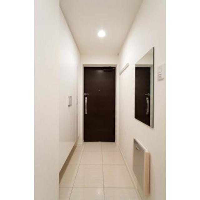 ※写真は同タイプ住戸です。(玄関)