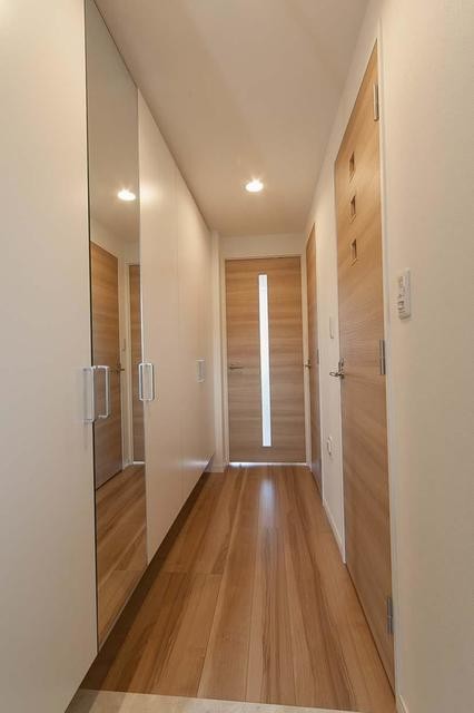 ※写真は同タイプ住戸です。(玄関)