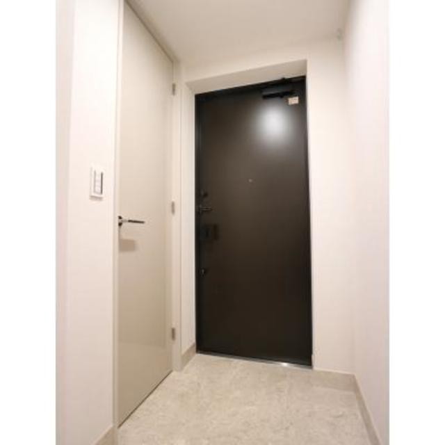 ※写真は同タイプ住戸です。(玄関)