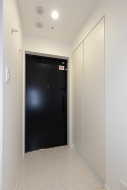 ※写真は同タイプ住戸です。(玄関)