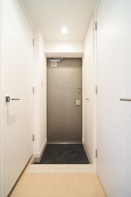 ※写真は同タイプ住戸です。(玄関)