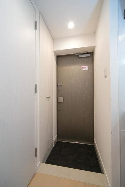 ※写真は同タイプ住戸です。(玄関)