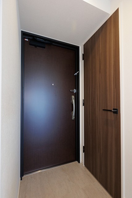 ※写真は同タイプ住戸です。(玄関)