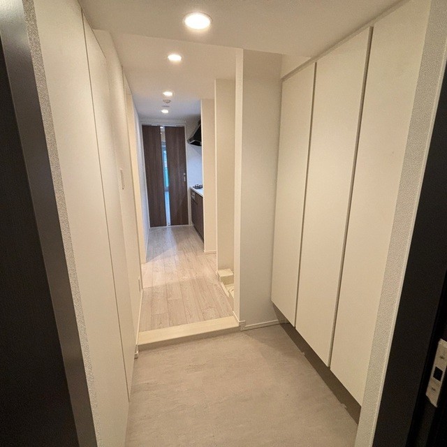 ※写真は同タイプ住戸です。(玄関)