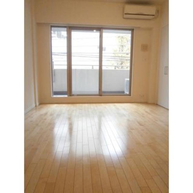 ※写真は同タイプ住戸です。(居間)