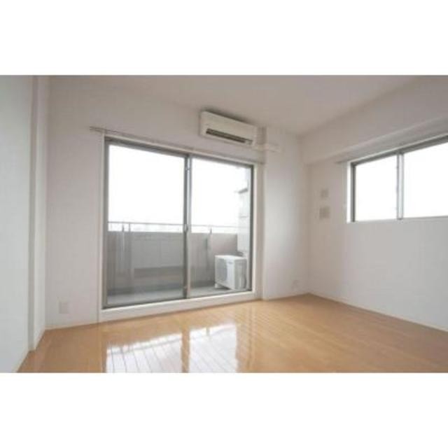 ※写真は同タイプ住戸です。(居間)