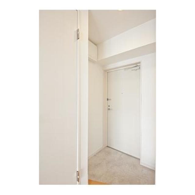 ※写真は同タイプ住戸です。(玄関)