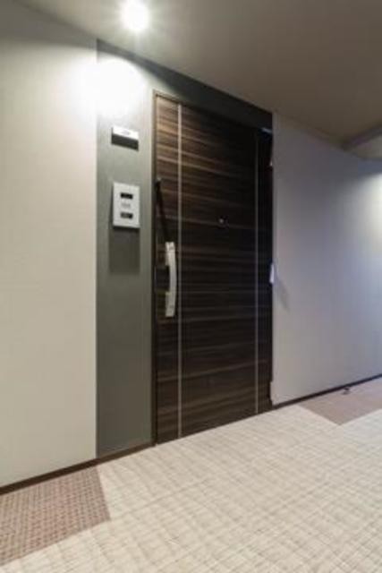 ※写真は同タイプ住戸です。(玄関)