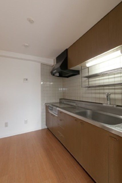 ※写真は同タイプ住戸です。(キッチン)