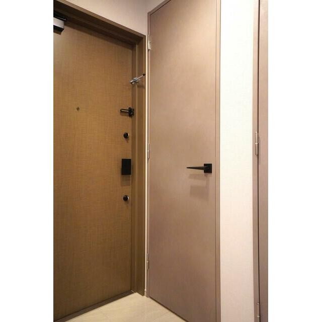 ※写真は同タイプ住戸です。(玄関)