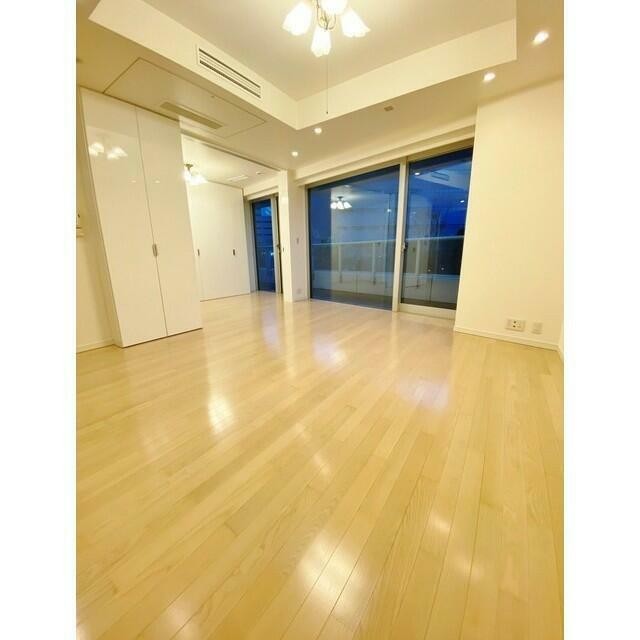 リビング約12.3畳 床暖房付 2021年.3月撮影(居間)