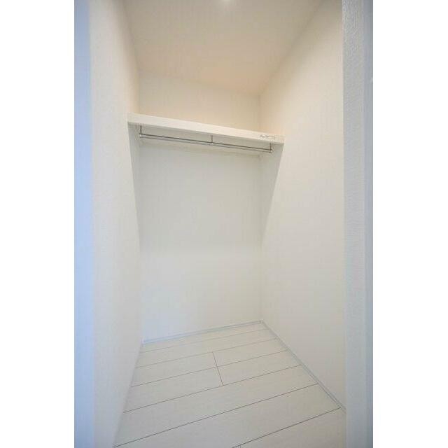 ウォークインクローゼット(内装)