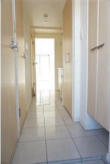 ※同仕様写真含む(玄関)