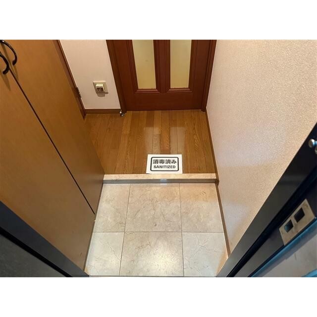 (玄関)