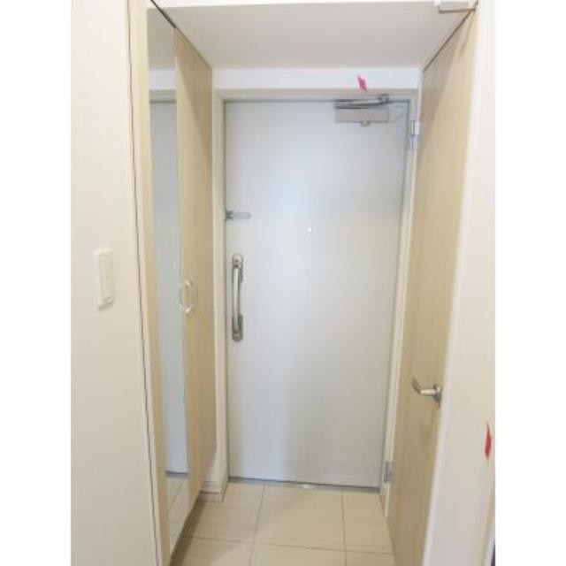 ※写真は同タイプ住戸です。(玄関)