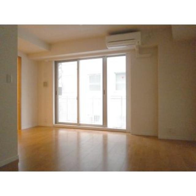 ※写真は同タイプ住戸です。(居間)