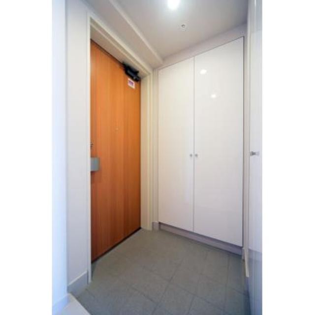 ※写真は同タイプ住戸です。(玄関)