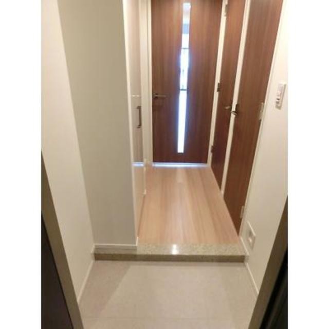 ※写真は同タイプ住戸です。(玄関)