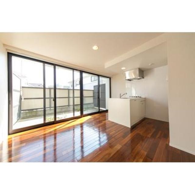 ※写真は同タイプ住戸です。(居間)