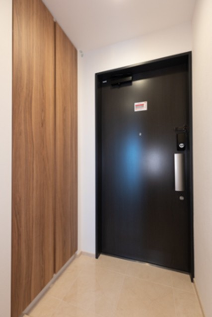 ※写真は同タイプ住戸です。(玄関)