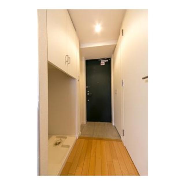 ※写真は同タイプ住戸です。(玄関)